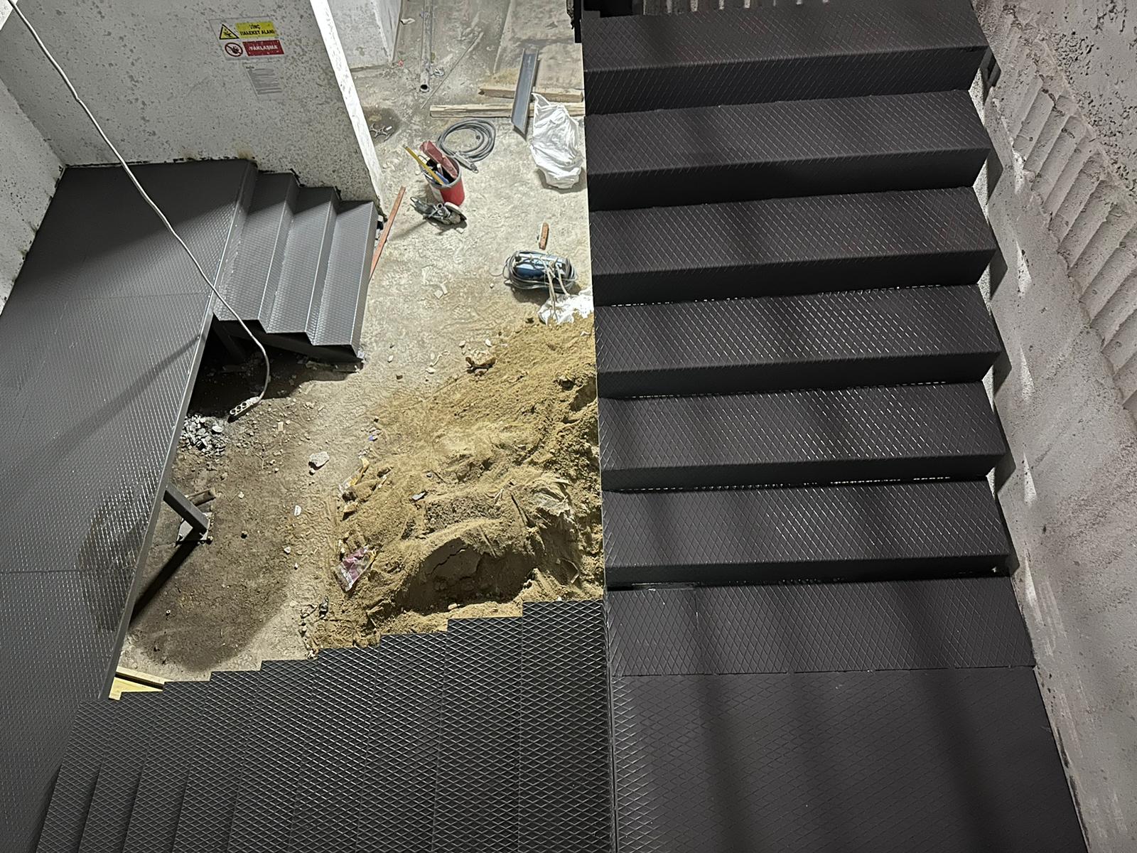 ÇELİK MERDİVENLER/STEEL STAIRS Resmi